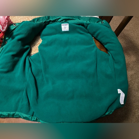Old Navy Emerald Green Puffer Vest Size Medium - Picture 3 of 4